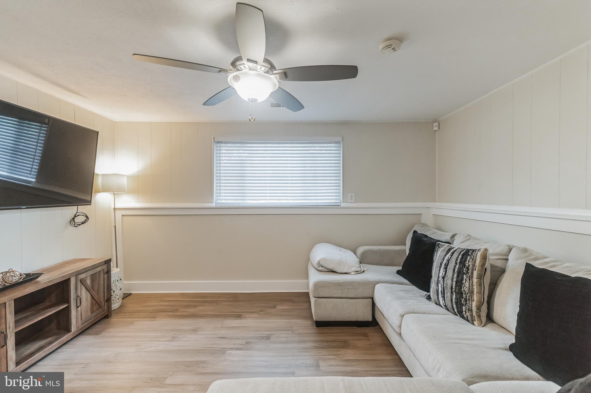 8195 Oakglen Road Manassas, VA 20110 - Photo 21 of 32 Could be the perfect game or workout room