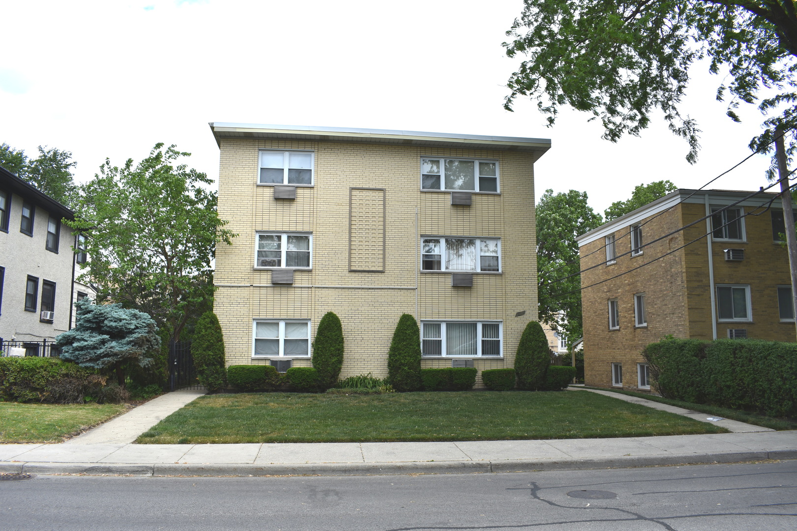 711 Austin Street, Unit 301 Evanston, IL 60202 - Photo 1 of 9