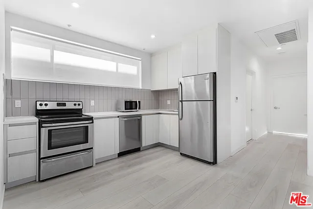 $3,690 | 1526 Armacost Avenue, Unit 103, Los Angeles, CA 90025