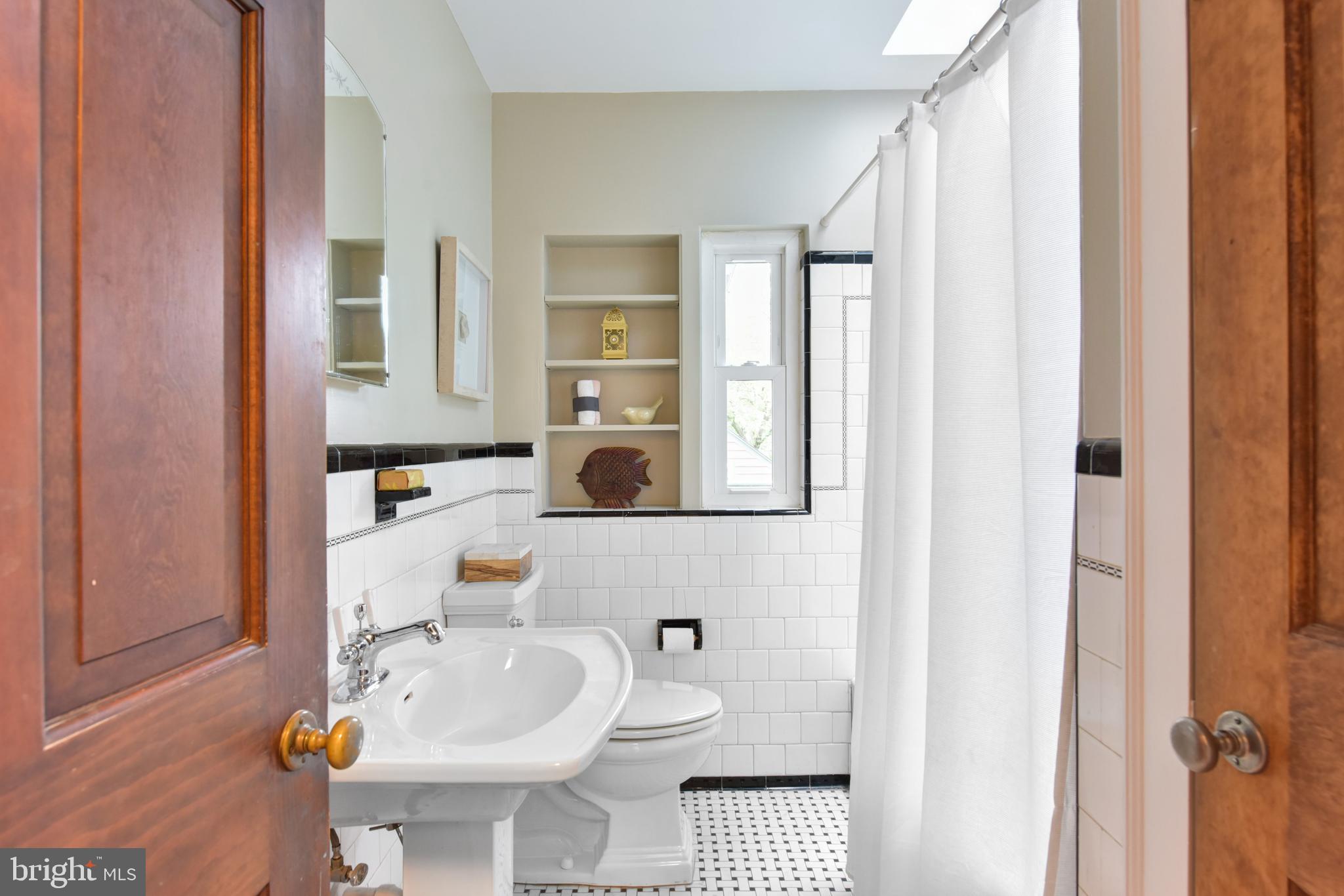 2604 Ridge Rd Drive Alexandria, VA 22302 - Photo 40 of 61 Hall bath