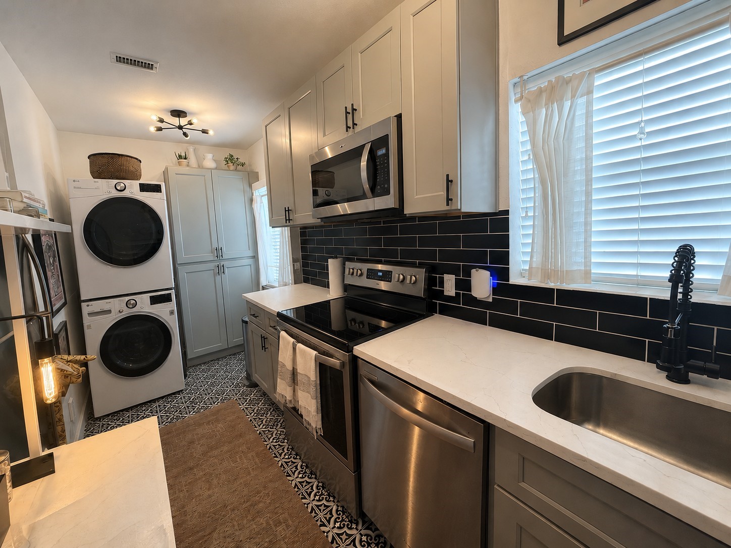 415 Fairview Street, Unit 8 Houston, TX 77006 - Photo 16 of 19