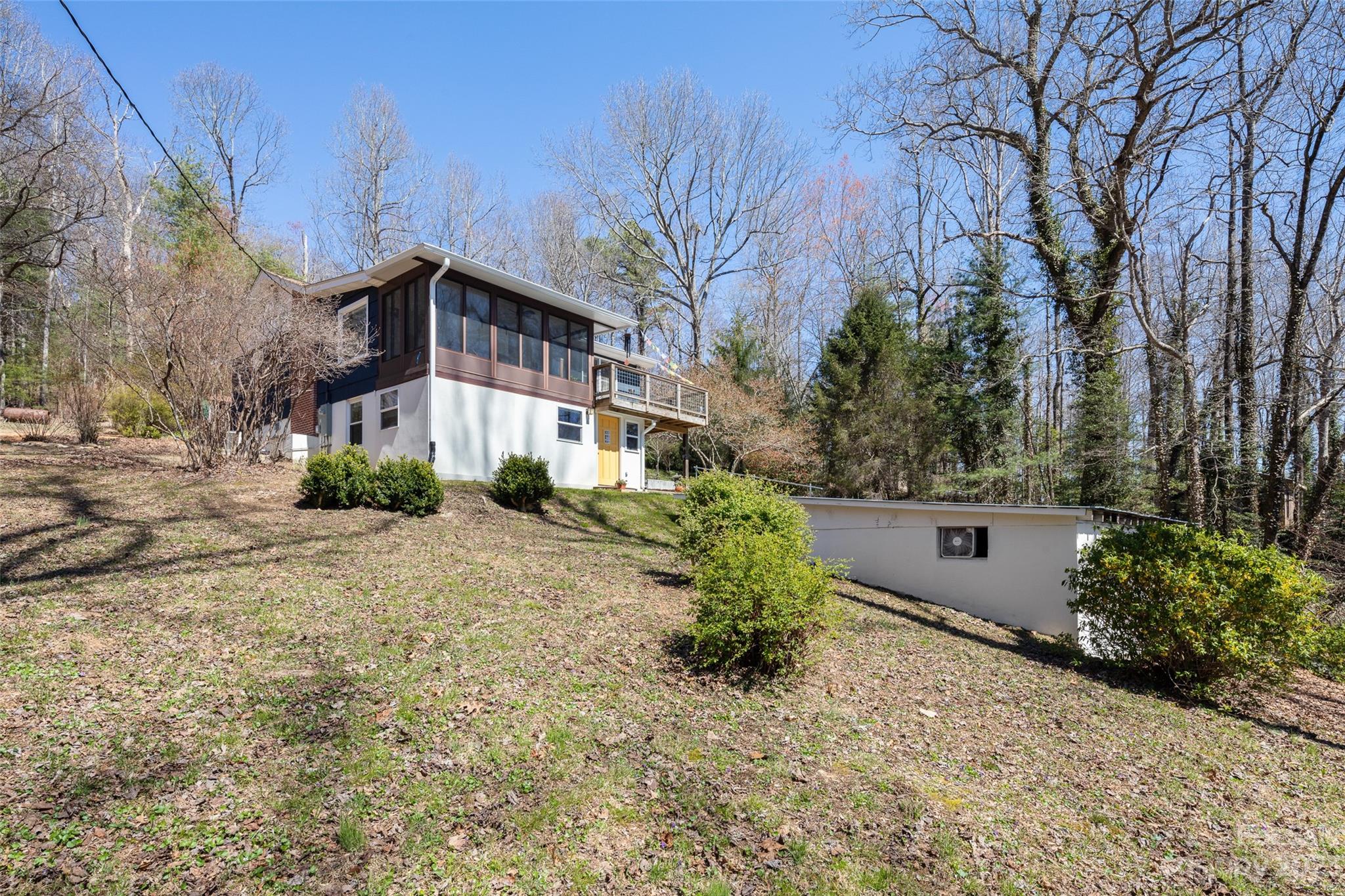304 Old Macedonia Road Saluda, NC 28773 - Photo 3 of 42 Gallery Image 3