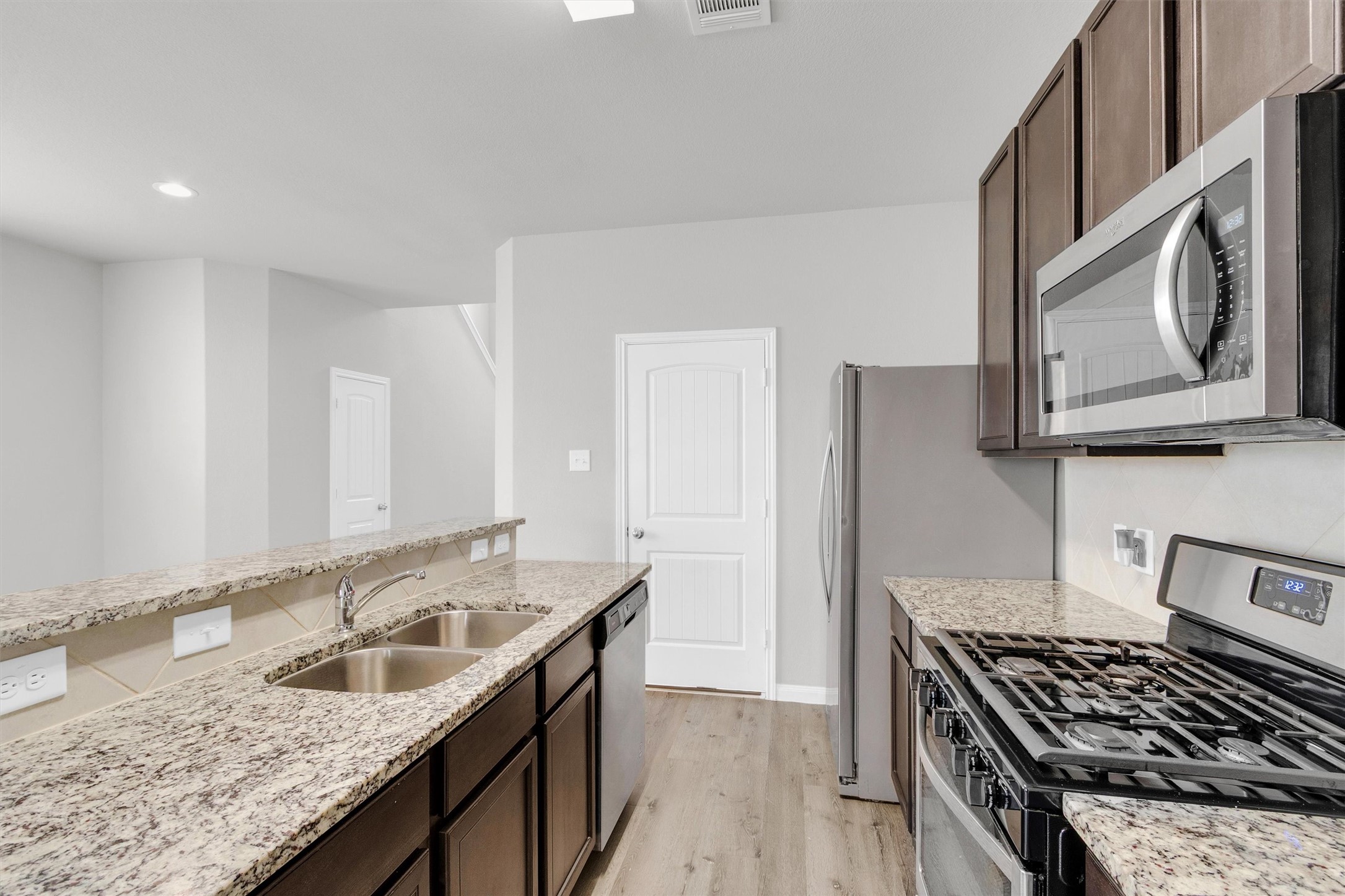 13534 Luke Prairie Willis, TX 77378 - Photo 10 of 29
