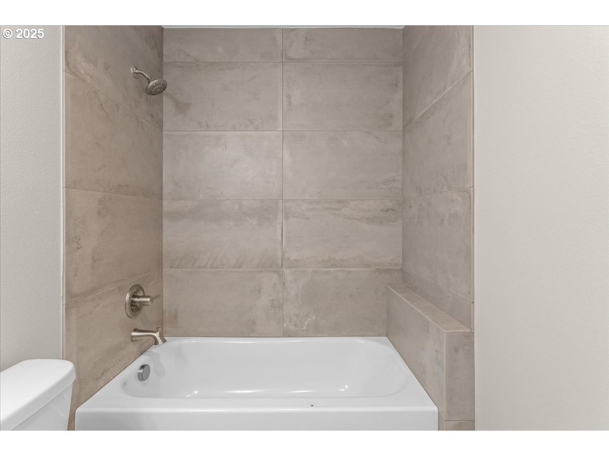 9818 Southwest 34th Place Portland, OR 97219 - Photo 17 of 23