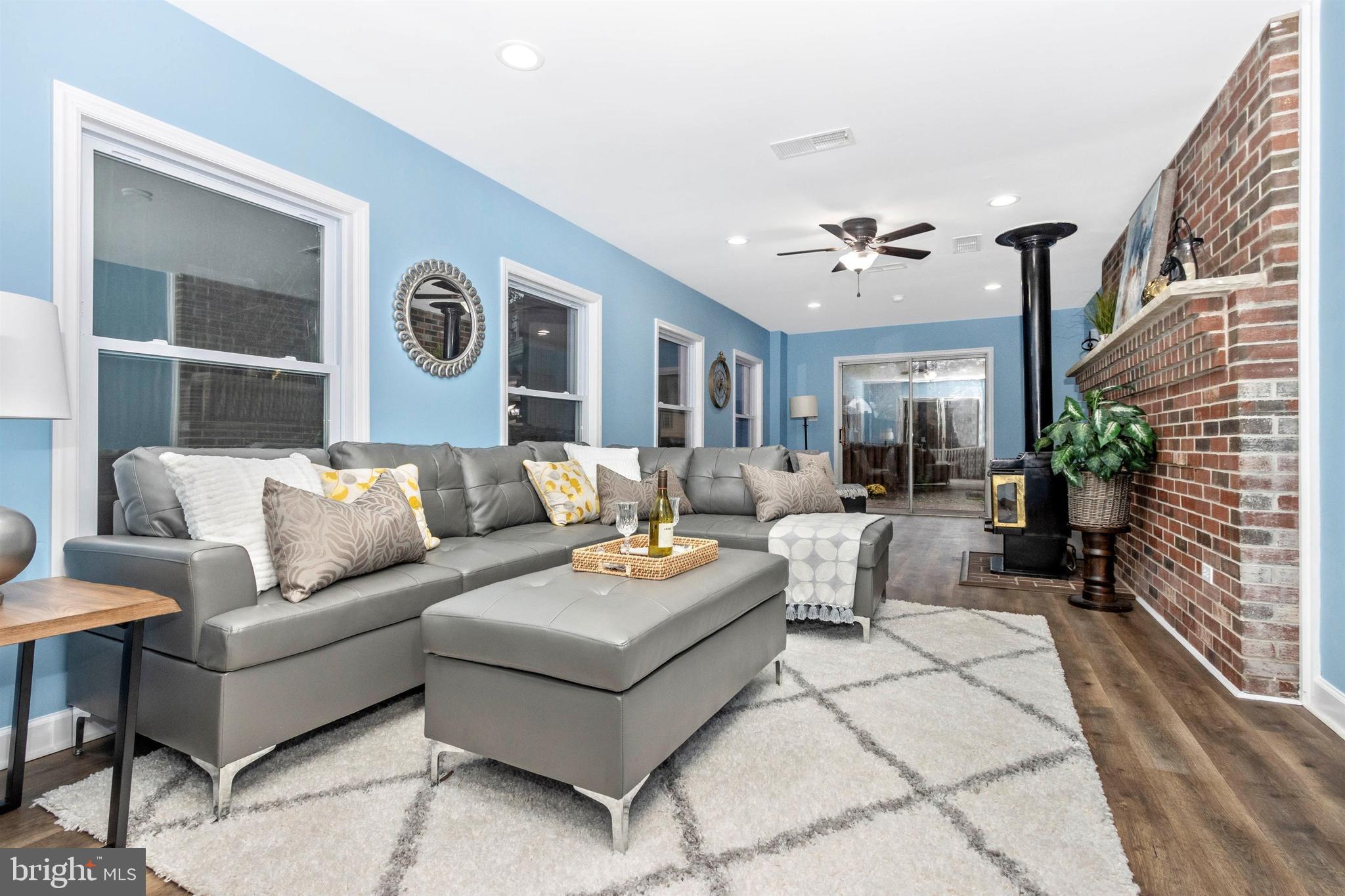 7758 Decatur Road Hyattsville, MD 20784 - Photo 26 of 54 Family room