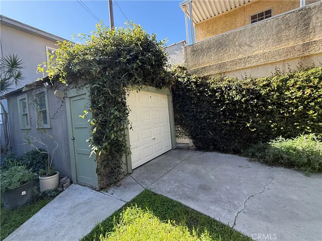 $1,035,000 | 287 Kennebec Avenue, Long Beach, CA 90803