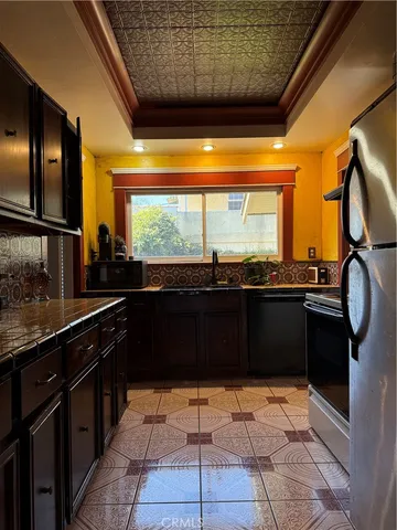 $1,035,000 | 287 Kennebec Avenue, Long Beach, CA 90803