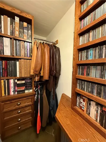 $1,035,000 | 287 Kennebec Avenue, Long Beach, CA 90803