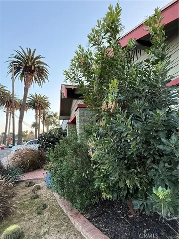 $1,035,000 | 287 Kennebec Avenue, Long Beach, CA 90803