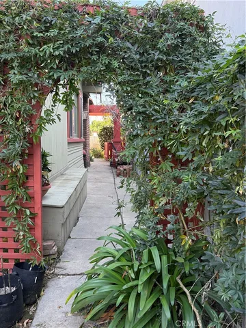 $1,035,000 | 287 Kennebec Avenue, Long Beach, CA 90803