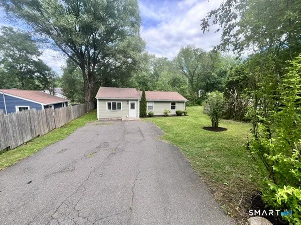 $395,000 | 237 Stadley Rough Road, Danbury, CT 06811
