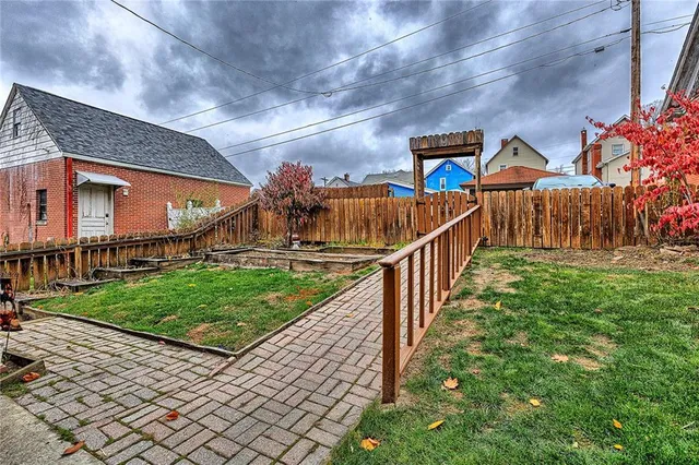 $219,900 | 423 East Pittsburgh Street, Greensburg, PA 15601