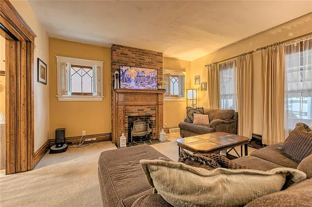 $219,900 | 423 East Pittsburgh Street, Greensburg, PA 15601