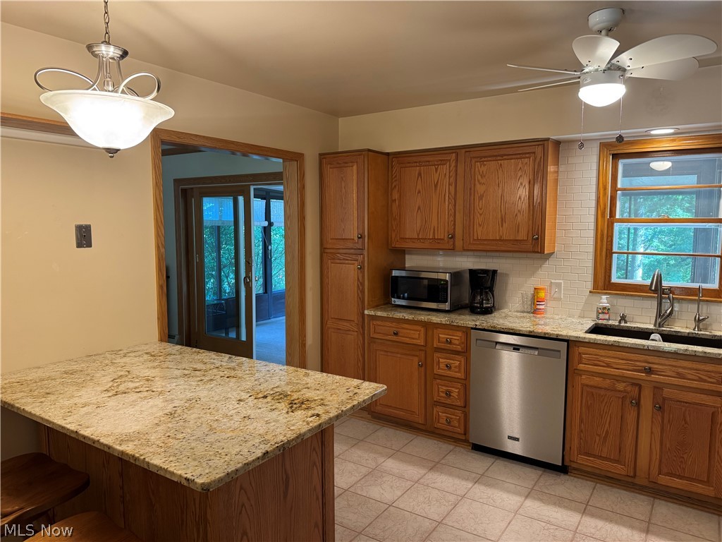 205 Rutledge Drive Akron, OH 44319 - Photo 6 of 8 Kitchen