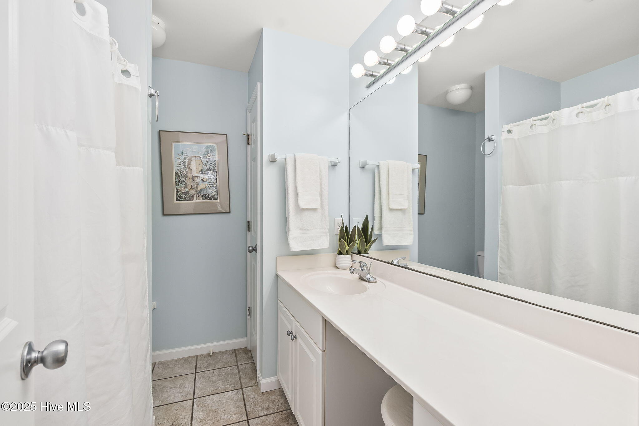 11009 Inlet Drive Emerald Isle, NC 28594 - Photo 27 of 53 Bathroom 3