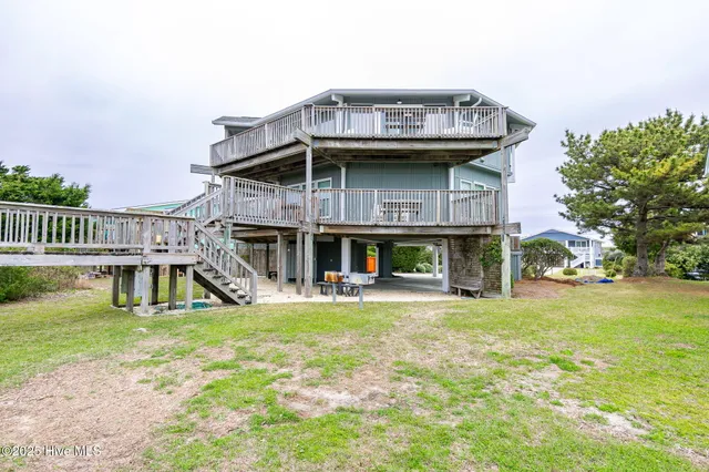 $2,250,000 | 11009 Inlet Drive, Emerald Isle, NC 28594