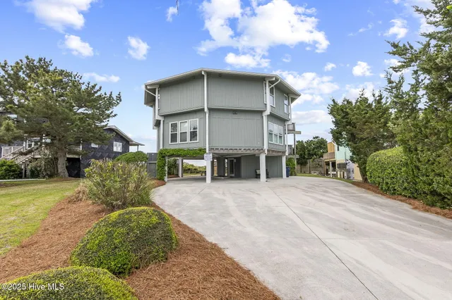 $2,250,000 | 11009 Inlet Drive, Emerald Isle, NC 28594
