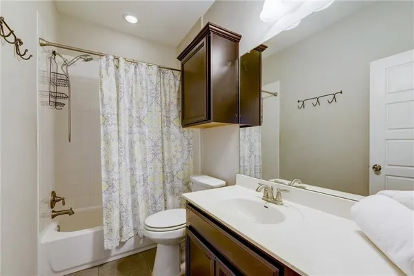 $2,200 | 13400 Briarwick Drive, Unit 903, Austin, TX 78729