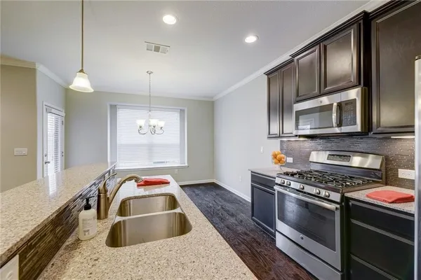 $2,200 | 13400 Briarwick Drive, Unit 903, Austin, TX 78729