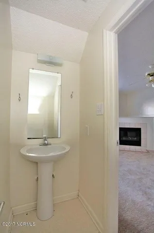 $1,075 | 208 Meadowbrook Lane, Jacksonville, NC 28546