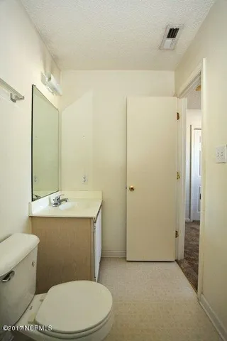 $1,075 | 208 Meadowbrook Lane, Jacksonville, NC 28546