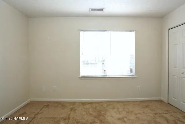 $1,075 | 208 Meadowbrook Lane, Jacksonville, NC 28546