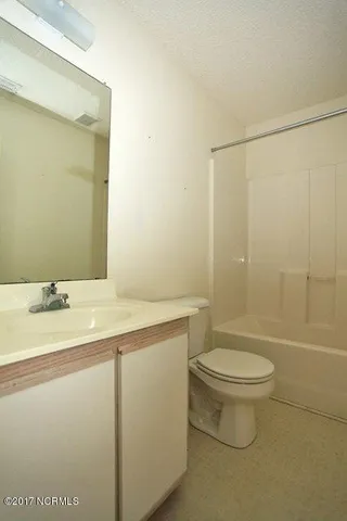 $1,075 | 208 Meadowbrook Lane, Jacksonville, NC 28546