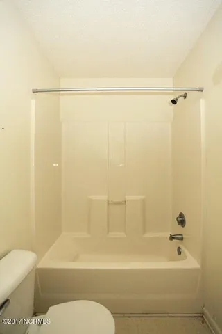 $1,075 | 208 Meadowbrook Lane, Jacksonville, NC 28546