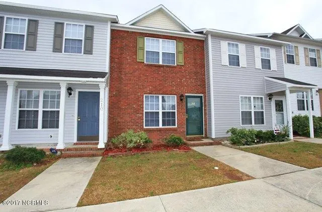 $1,075 | 208 Meadowbrook Lane, Jacksonville, NC 28546