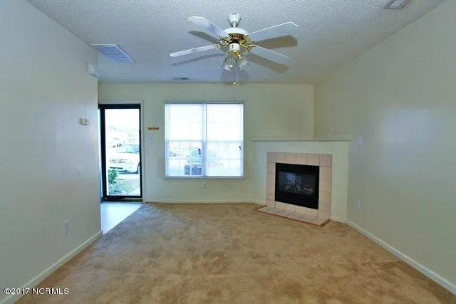 $1,075 | 208 Meadowbrook Lane, Jacksonville, NC 28546