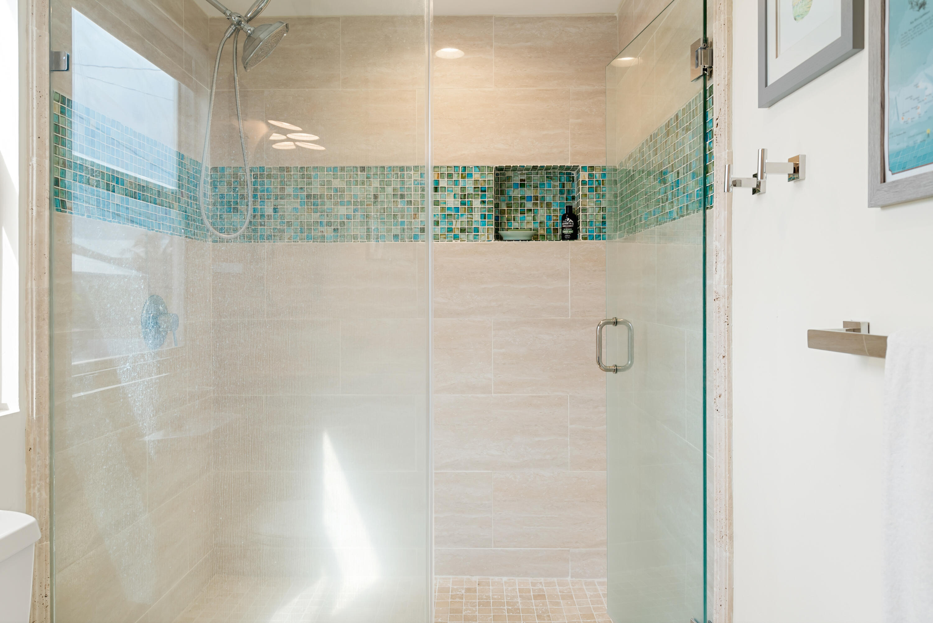 311 Buttonwood Circle Key Largo, FL 33037 - Photo 16 of 38 a bathroom with a shower