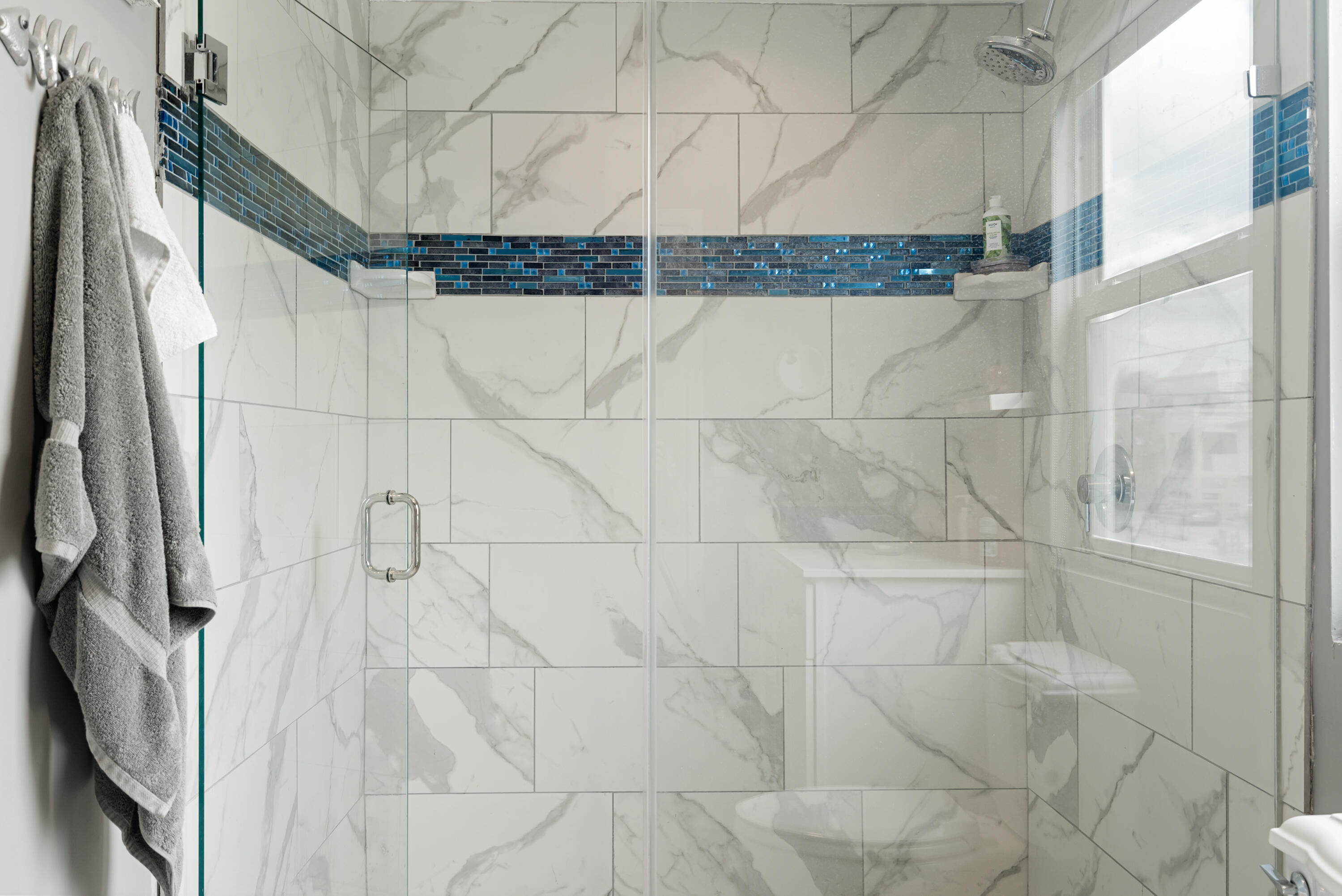 311 Buttonwood Circle Key Largo, FL 33037 - Photo 20 of 38 a bathroom with a shower