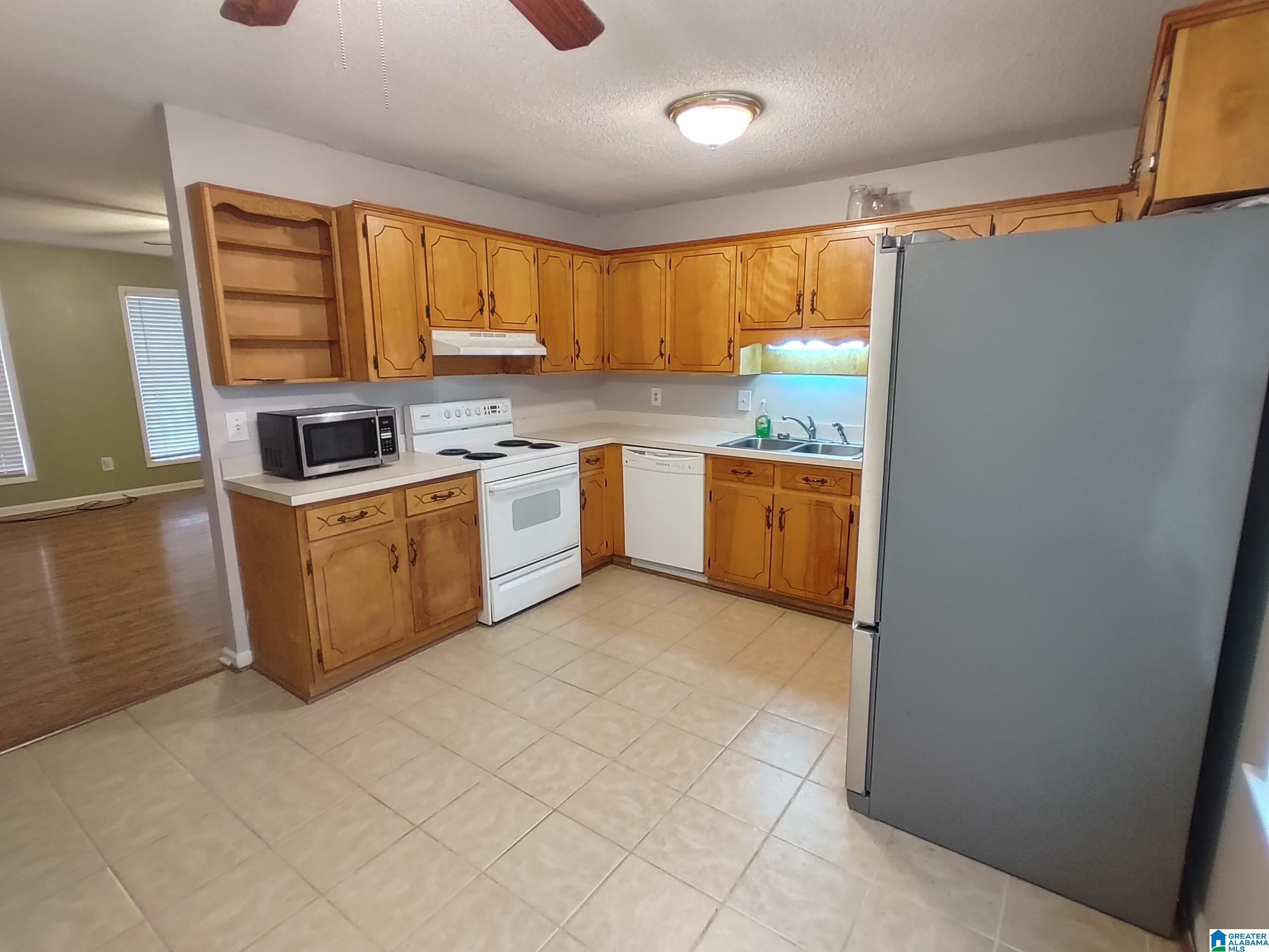 325 Fran Drive Alabaster, AL 35007 - Photo 8 of 18