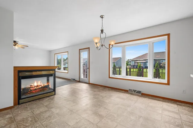 $424,900 | 33 North Ashland Avenue, Sturgeon Bay, WI 54235