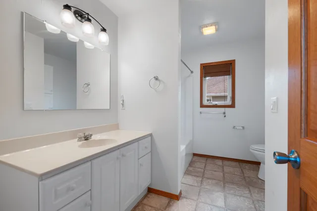 $424,900 | 33 North Ashland Avenue, Sturgeon Bay, WI 54235