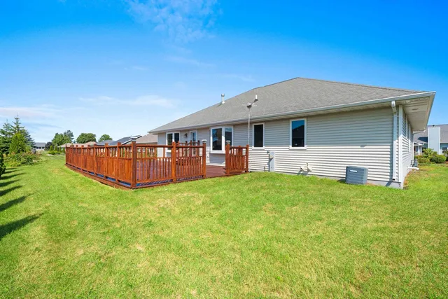 $424,900 | 33 North Ashland Avenue, Sturgeon Bay, WI 54235