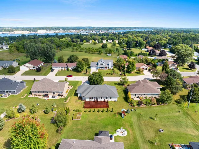 $424,900 | 33 North Ashland Avenue, Sturgeon Bay, WI 54235