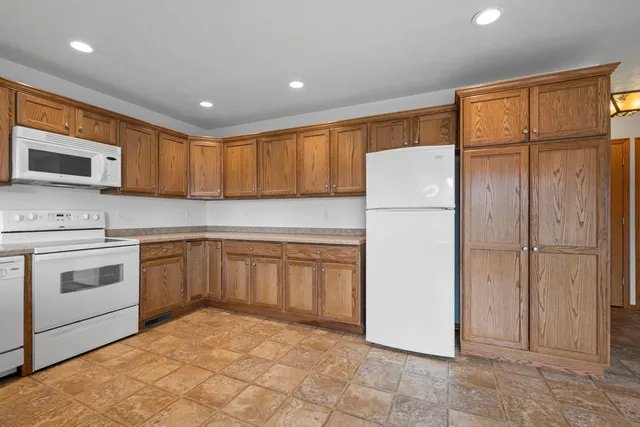 $424,900 | 33 North Ashland Avenue, Sturgeon Bay, WI 54235