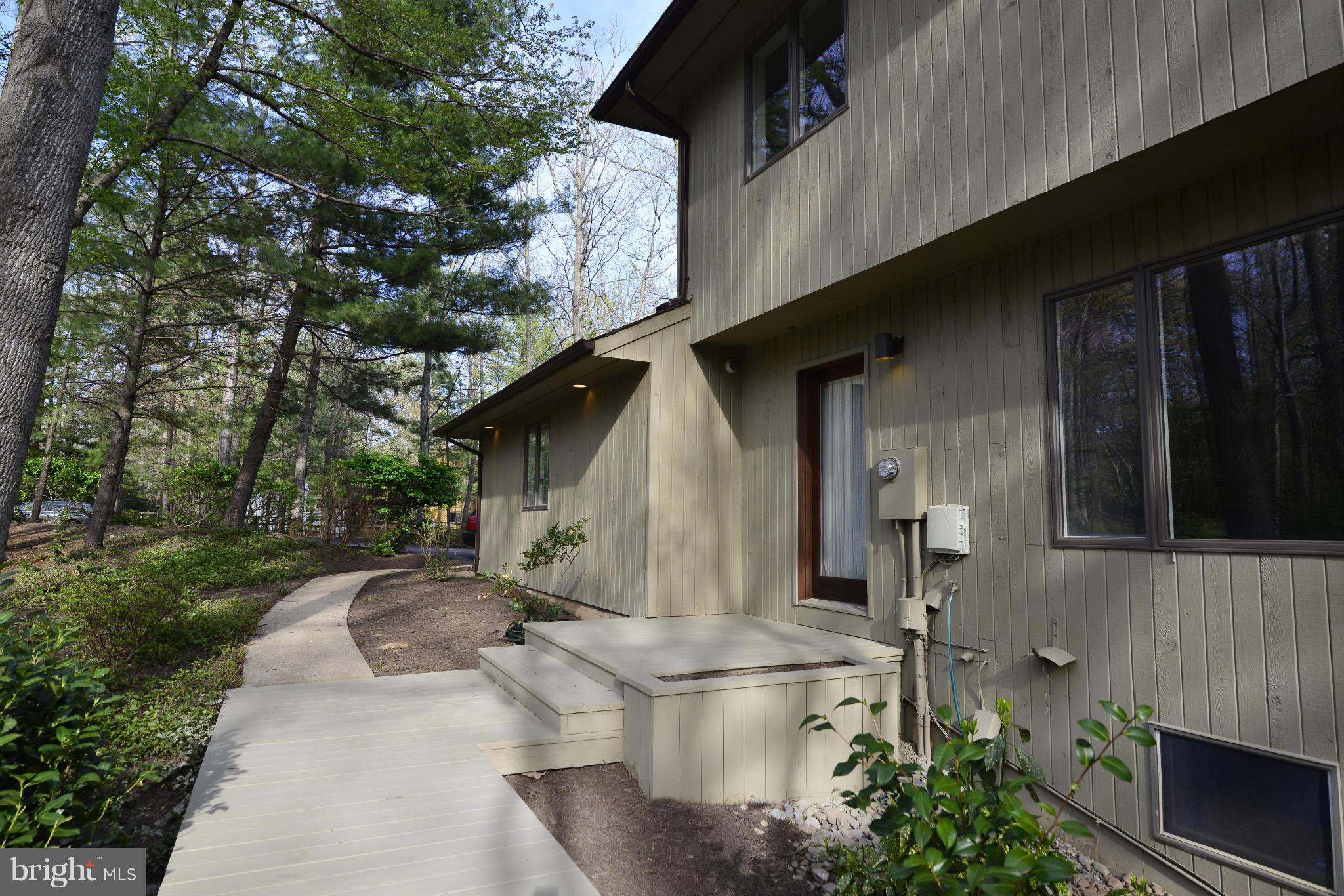 1596 North Village Road Reston, VA 20194 - Photo 29 of 29 Exterior (General)