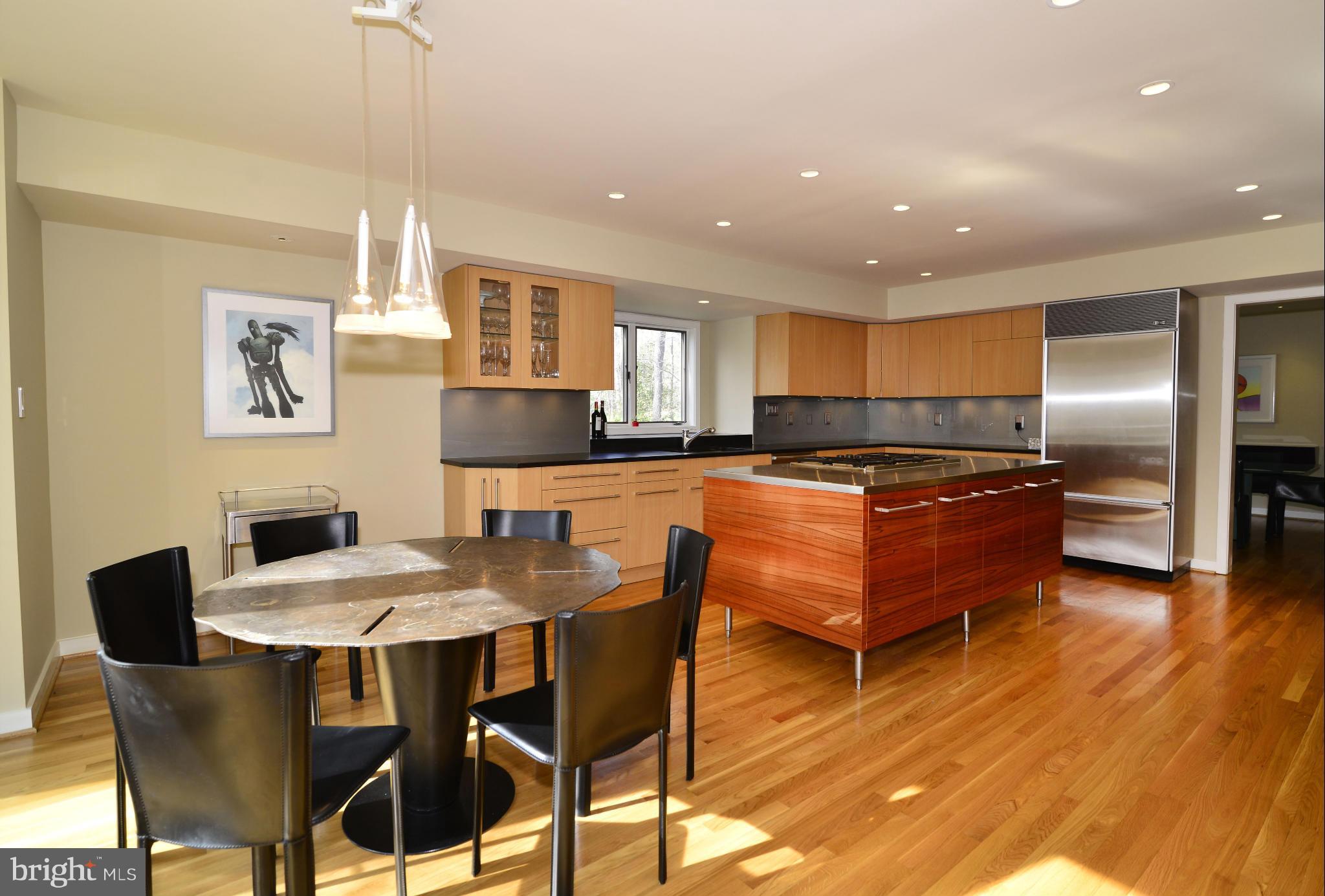 1596 North Village Road Reston, VA 20194 - Photo 9 of 29 Kitchen