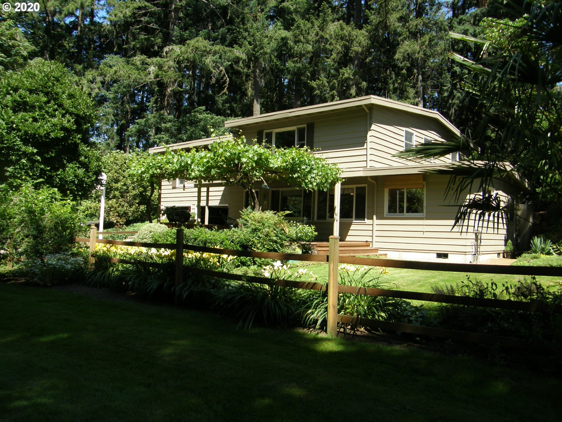 18707 Bryant Road Lake Oswego, OR 97034 - Photo 2 of 5 Gallery Image 2