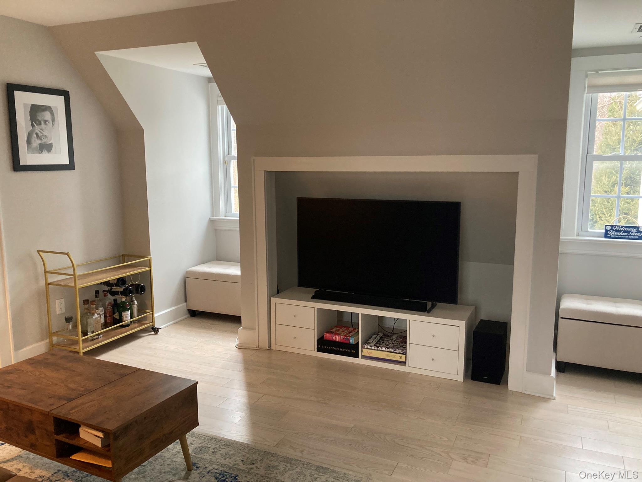 2 Red Ground Road Old Westbury, NY 11568 - Photo 5 of 19 Living Room