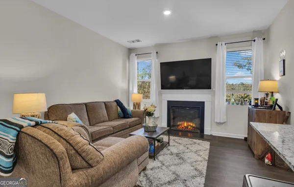 $1,950 | 62 Chastain Circle, Newnan, GA 30263