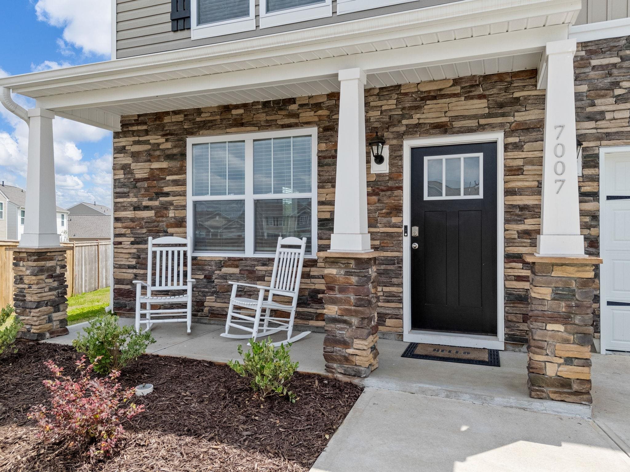 7007 Manse Court Boiling Springs, SC 29316 - Photo 3 of 44