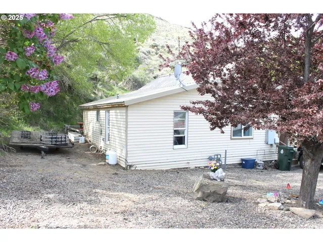 $89,000 | 831 Place Street, Baker City, OR 97814