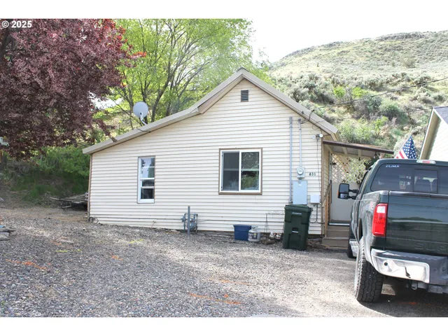 $89,000 | 831 Place Street, Baker City, OR 97814