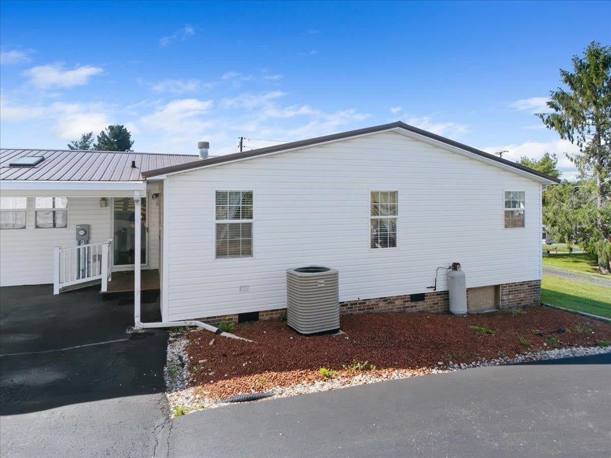 7727 Brooklyn Road Radford, VA 24141 - Photo 50 of 71 Gallery Image 50
