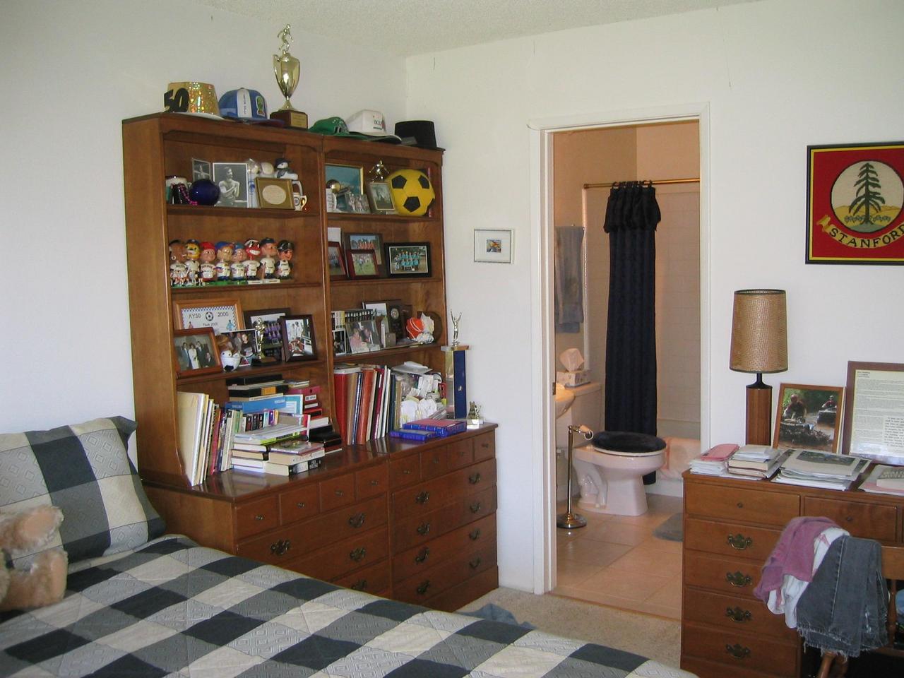5010 Birchwood Road Santa Barbara, CA 93111 - Photo 8 of 12 Master bedroom