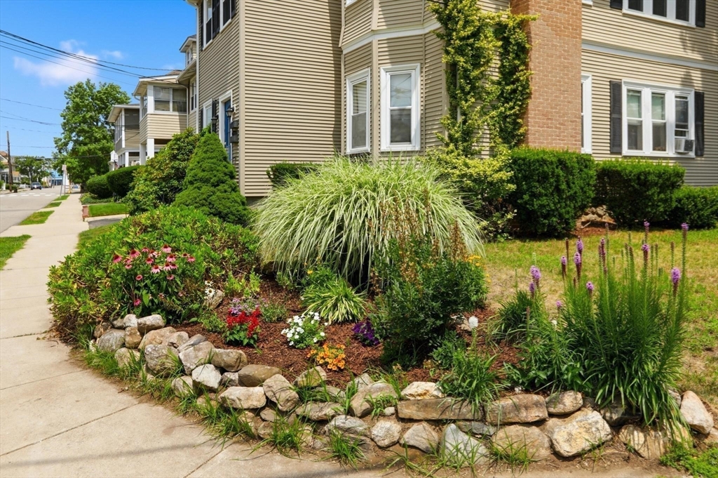 72-74 Parmenter Road, Unit 2 Waltham, MA 02453 - Photo 33 of 38
