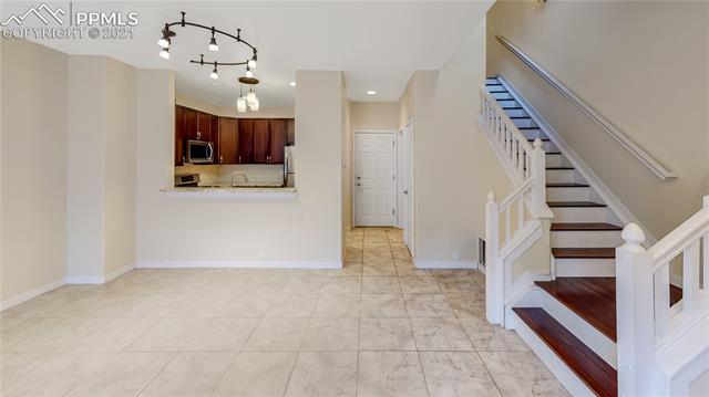4060 Diamond Ridge View Colorado Springs, CO 80918 - Photo 4 of 15